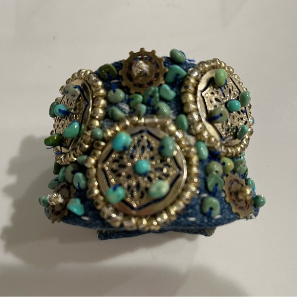 Handcrafted Cuff Bracelet with Turquoise Beads - Picture 3 of 10